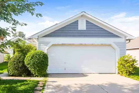652 Cloverfield Ln, Greenwood, IN 46143