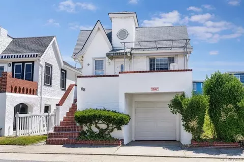 88 Buffalo Ave #UPPER, East Atlantic Beach, NY 11561
