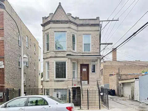 1542 N Avers Ave #1F, Chicago, IL 60651