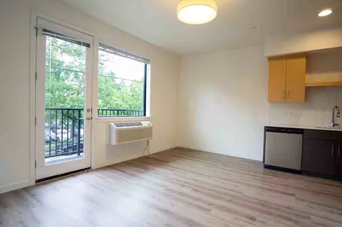 6015 S Virginia Ave #308, Portland, OR 97239