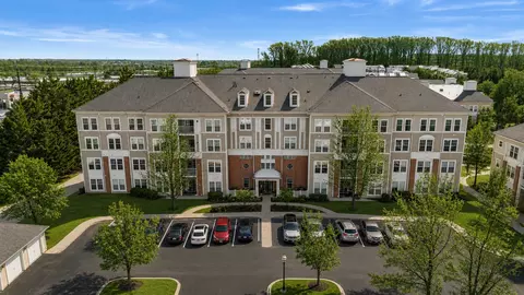 101 Watkins Pond Blvd #306, Rockville, MD 20850