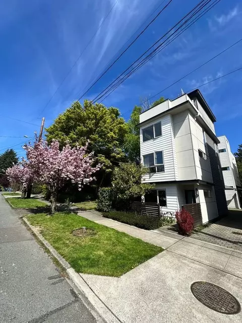 810 24th Ave S, Seattle, WA 98144