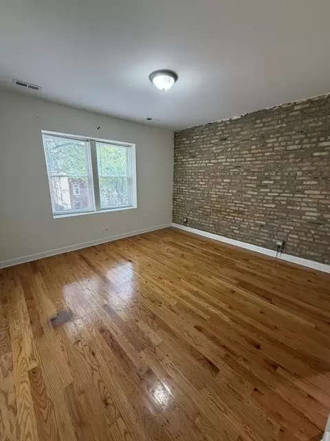 3354 W Wilson Ave #2S, Chicago, IL 60625