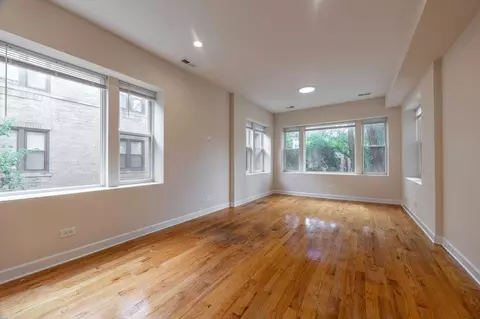 3354 W Wilson Ave #2S, Chicago, IL 60625