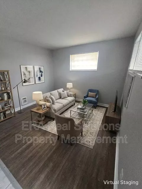 2958 Sullivant Ave #EML, Columbus, OH 43204