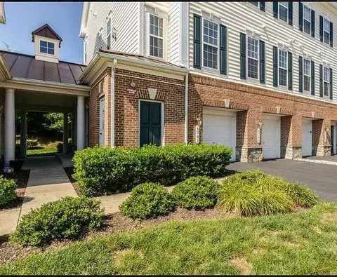 6783 Hampton Bay Ln #302, Gainesville, VA 20155