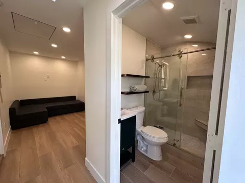 844 E Walnut Ave #B, Glendora, CA 91741 photo 4
