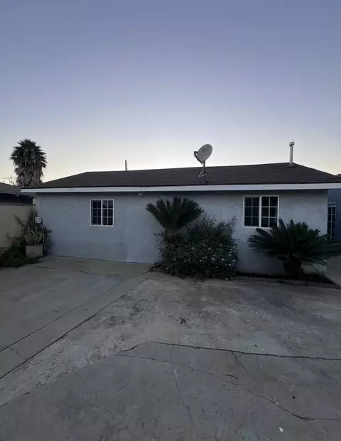 14951 Cerritos Ave Back House #BACK, Bellflower, CA 90706