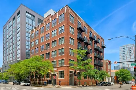 106 N Aberdeen St #4F, Chicago, IL 60607