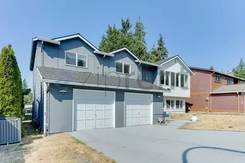 2802 NE 23rd Pl, Renton, WA 98056