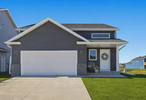 6713 Samuel Dr, Horace, ND 58047