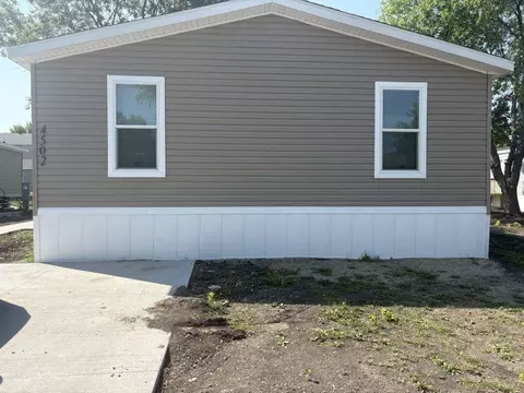 4502 San Juan Dr S, Fargo, ND 58103