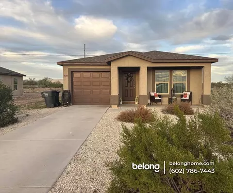 470 Reizen Dr, Morristown, AZ 85342