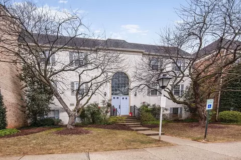 864 College Pkwy #201, Rockville, MD 20850