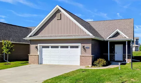 1150 Vision Cir, Mahomet, IL 61853