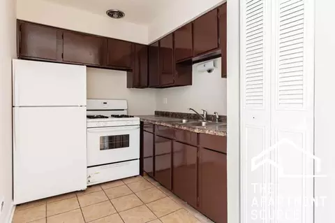 5917 N Kenmore Ave #523, Chicago, IL 60660