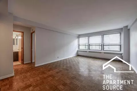 4180 N Marine Dr #312, Chicago, IL 60613