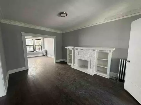 2666 E 77th St #1, Chicago, IL 60649