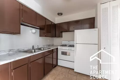 5909 N Kenmore Ave #403, Chicago, IL 60660