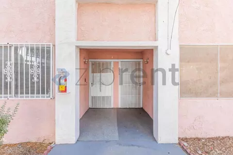 2236 E Desert Inn Rd #33, Paradise, NV 89169
