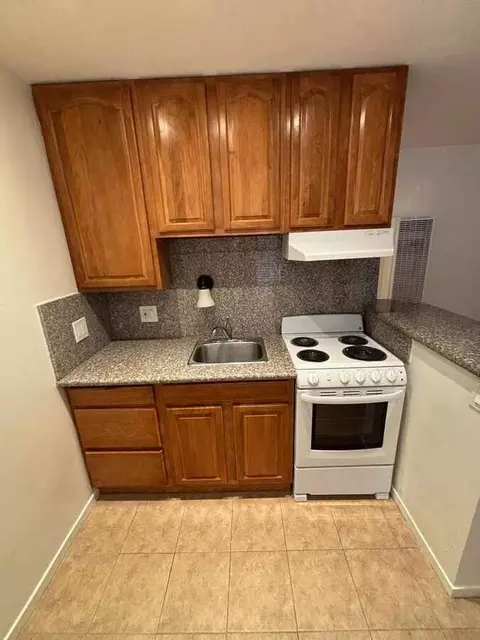414 Staten Ave #3C, Oakland, CA 94610