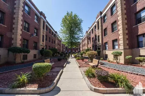 813 W Waveland Ave #831S3, Chicago, IL 60613