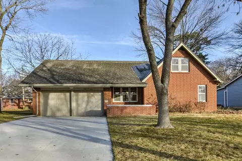 3920 W St, Lincoln, NE 68503