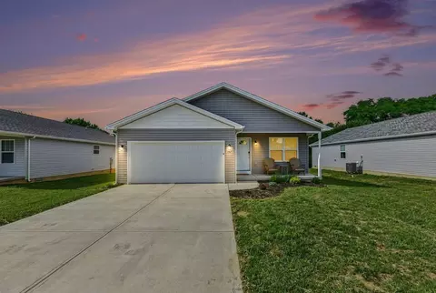 157 Southwind Blvd, Wilmington, OH 45177