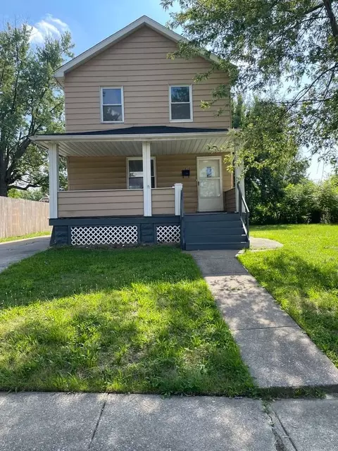820 Whitcomb Rd, Cleveland, OH 44110