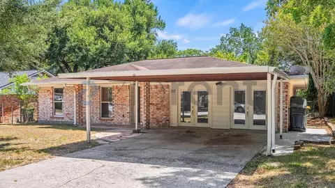 707 Hildred Ave, Conroe, TX 77303