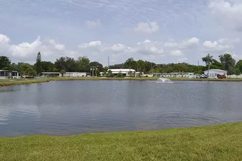 2 Flamboyant St, Nokomis, FL 34275