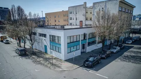 544 SE Oak St #202, Portland, OR 97214