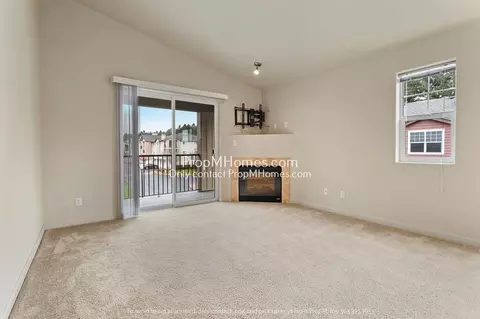 10834 NE Holly St #303, Hillsboro, OR 97006