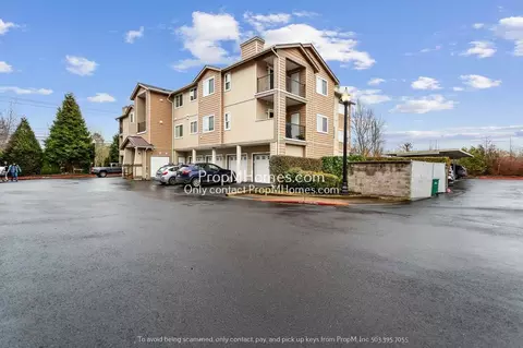 10834 NE Holly St #303, Hillsboro, OR 97006