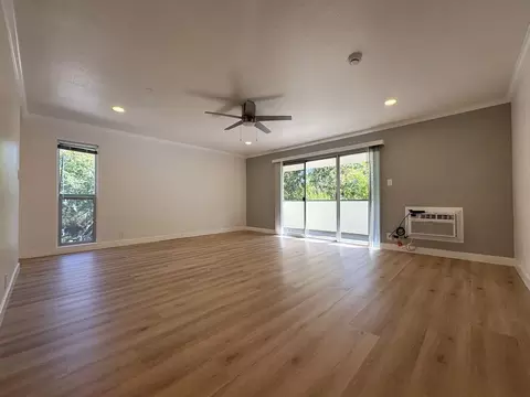 899 Webster St #6, Palo Alto, CA 94301