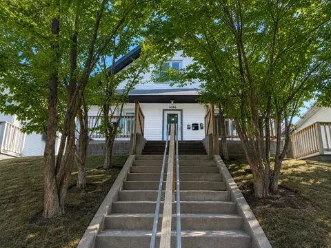 1056 3rd St E, Saint Paul, MN 55106