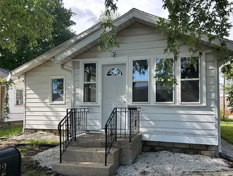812 W 5th St, Muncie, IN 47302