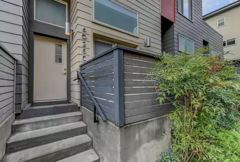 6025 California Ave SW #C, Seattle, WA 98136