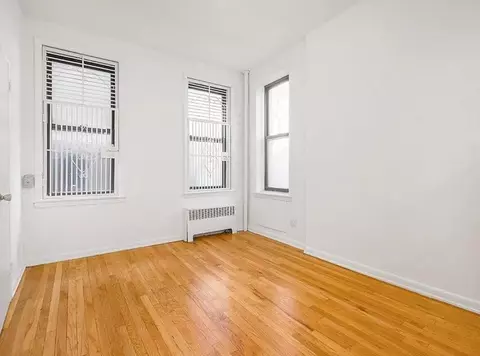 901 1st Ave, New York, NY 10022