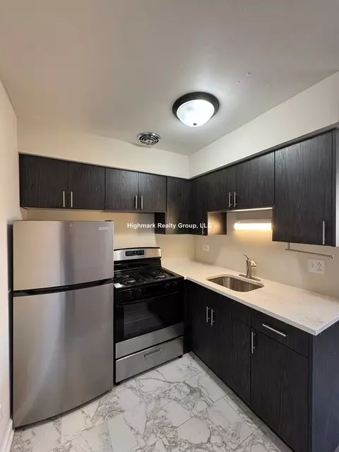 5847 N Winthrop Ave #0405, Chicago, IL 60660