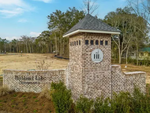 12289 Sinclaire Dr, Gulfport, MS 39503