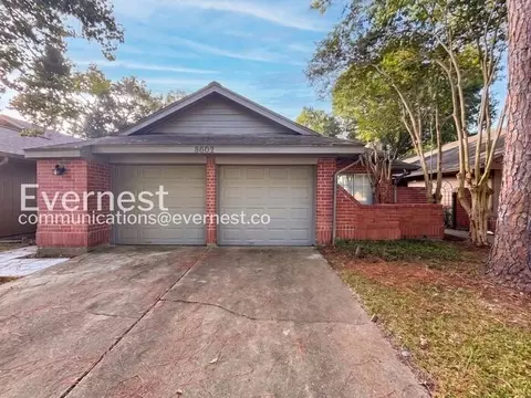 8602 Laurel Trails Dr, Houston, TX 77095