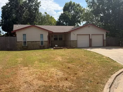17 Oak Hollow Rd, Shawnee, OK 74804