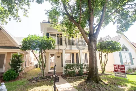 275 Island Village Dr, Memphis, TN 38103