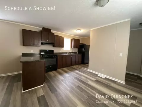 215 Macon Dr, Rockford, IL 61109