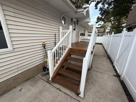 126 Mc Kinley St, Massapequa Park, NY 11762