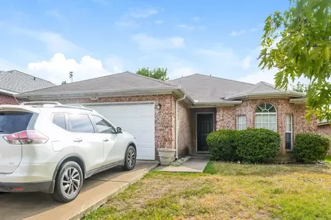 514 Blueberry Hill Ln, Mansfield, TX 76063