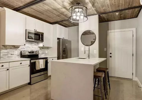 12 W Mongomery St #206, Baltimore, MD 21230