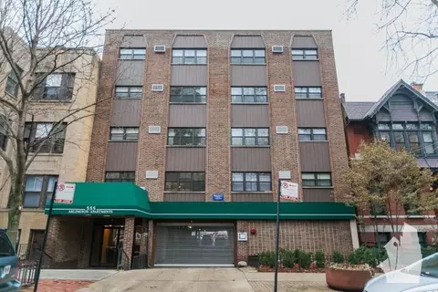 555 W Arlington Pl #308, Chicago, IL 60614
