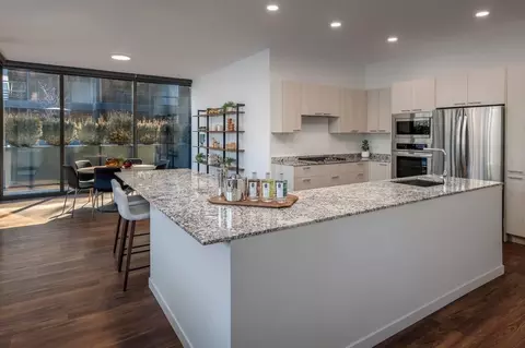 3477 N Broadway #629, Chicago, IL 60657